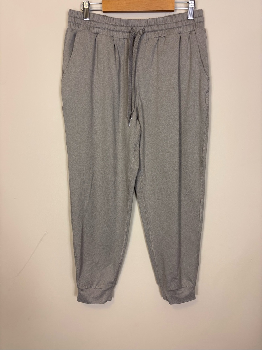 Quince Women’s Light Gray Drawstring Joggers Medium